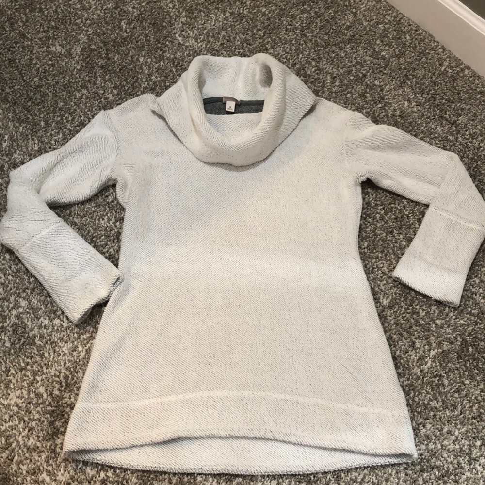 Merona Gray and White Sweater